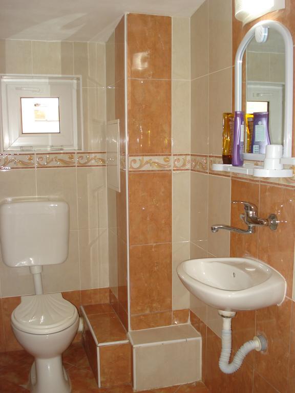 Hotel Moni 85 Family House Sosopol Zimmer foto